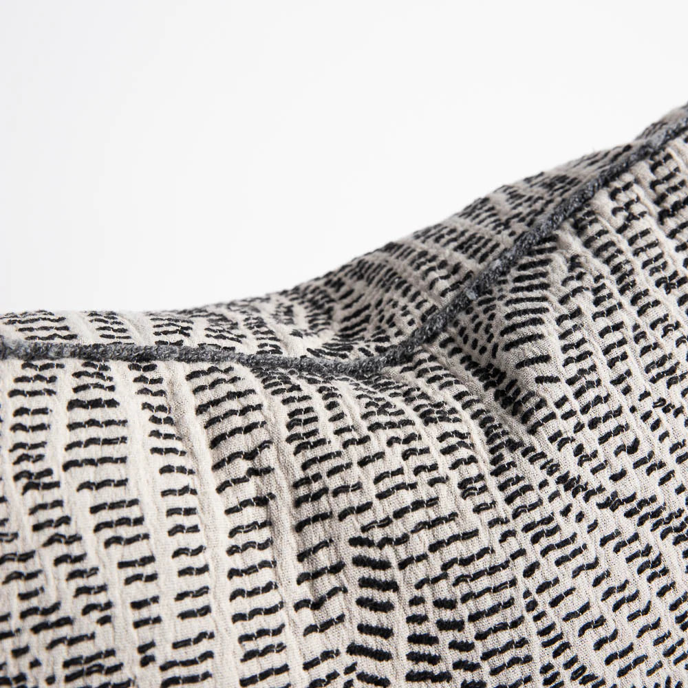 Hana Cushion | Jacquard