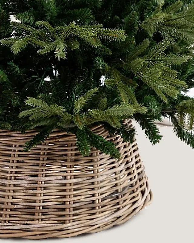 Wicka | Spruce Christmas Tree Skirt