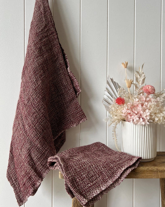 Audrey Linen Hand Towel | Burgundy