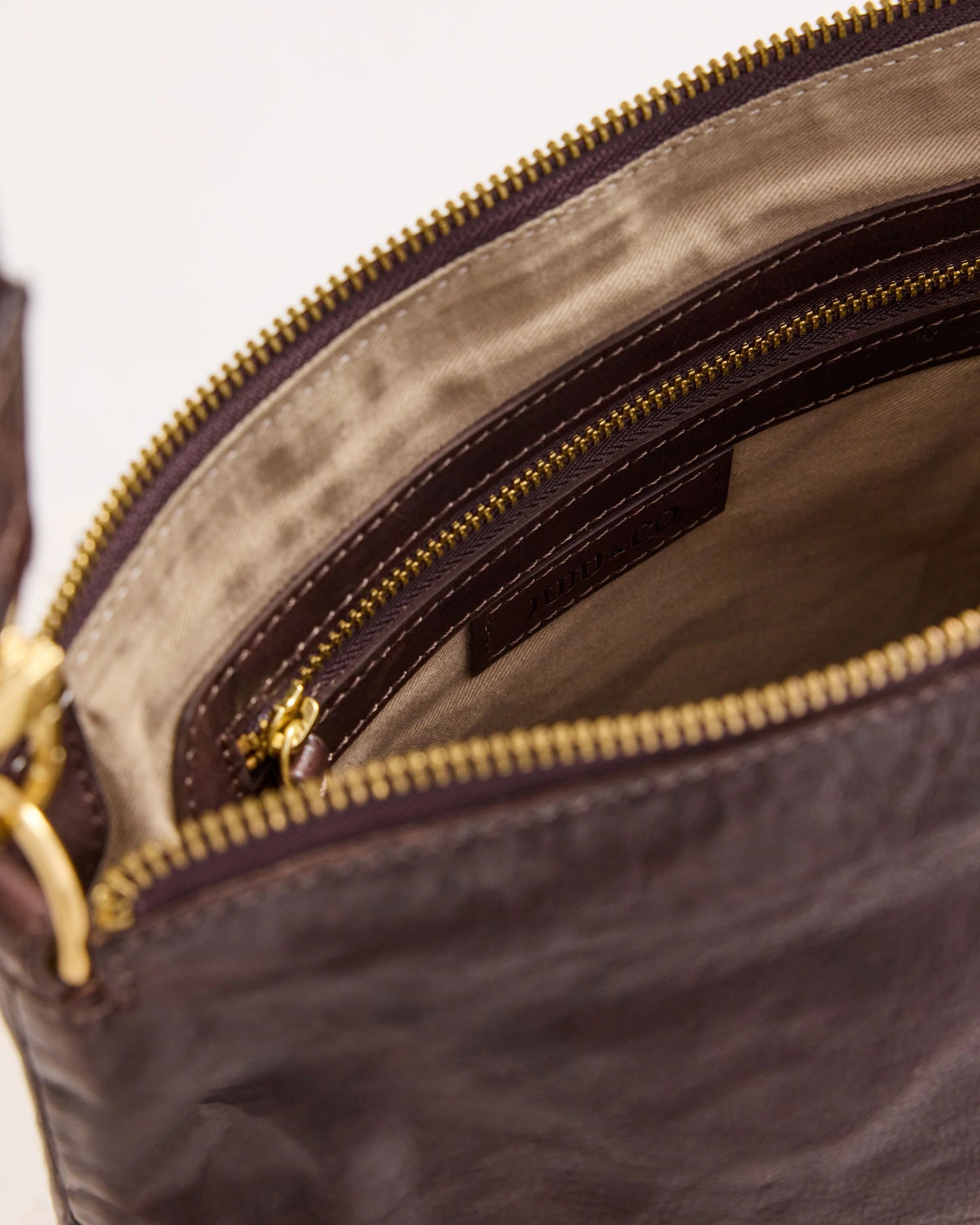 Juju & Co Tumbled Large Essential Pouch - Chocolate