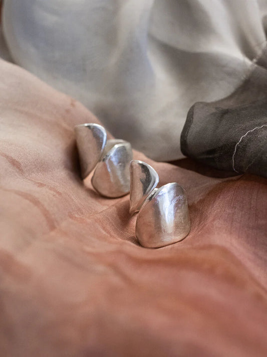 The Silver Curve Ring