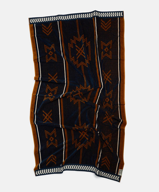 Seeker Large Towel | Navy Tan